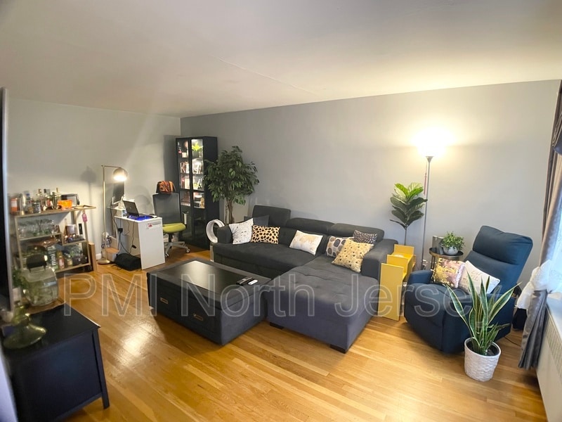 24 Hutton Ave Unit Apt 46, West Orange, NJ 07052 Condo for Rent in West Orange, NJ