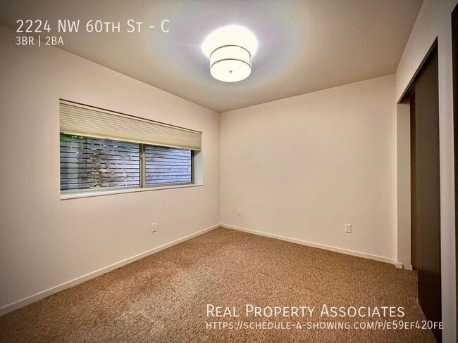 Foto del edificio - 2224 NW 60th St