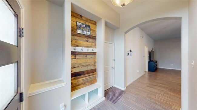 Foto del edificio - 14735 Garner Falls Trl