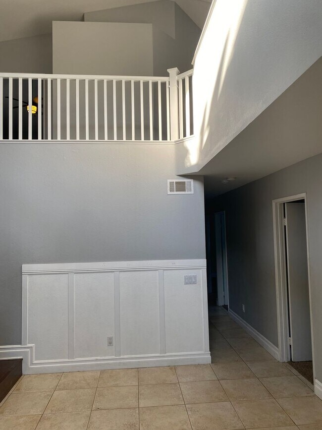 Foto del edificio - 823 Viewpointe Ln