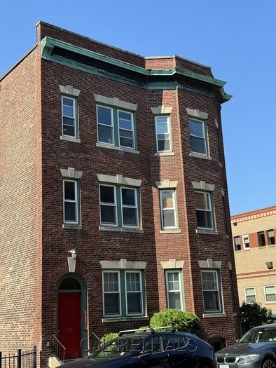 Building Photo - 252 Harvard St