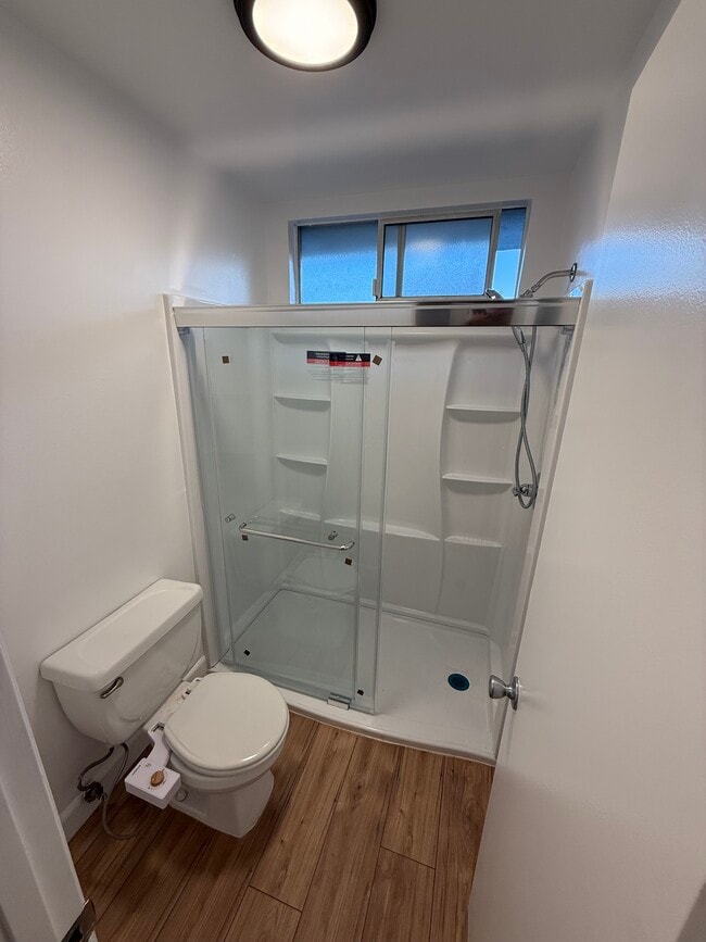 Foto del edificio - 1218 McClellan Dr