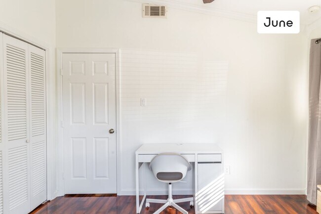 ROOM ONLY in 4-bed/2.0-bath Home photo'