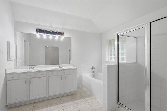 Foto del edificio - 19319 Arbor Pines Ln