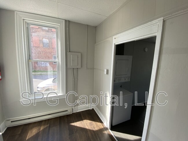 Building Photo - 201 N Broad St