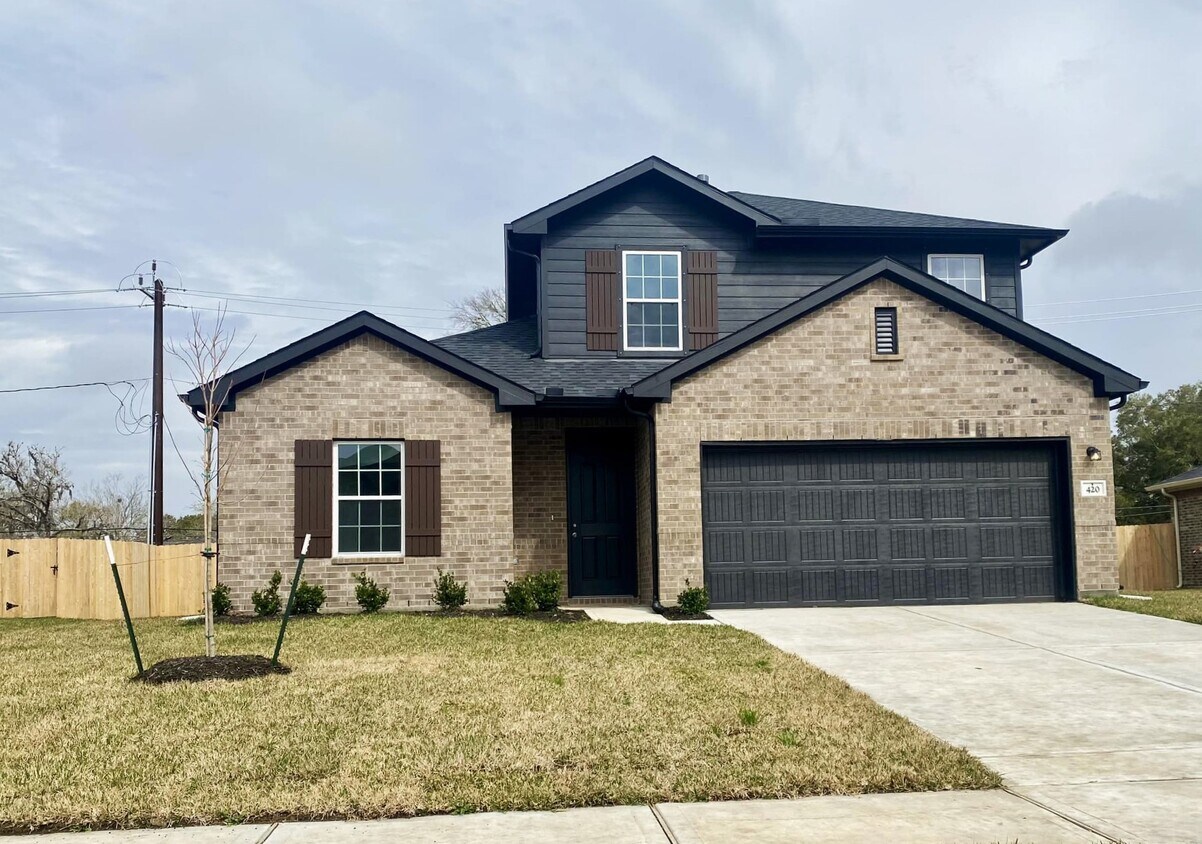 Primary Photo - 409 Magnolia Ln