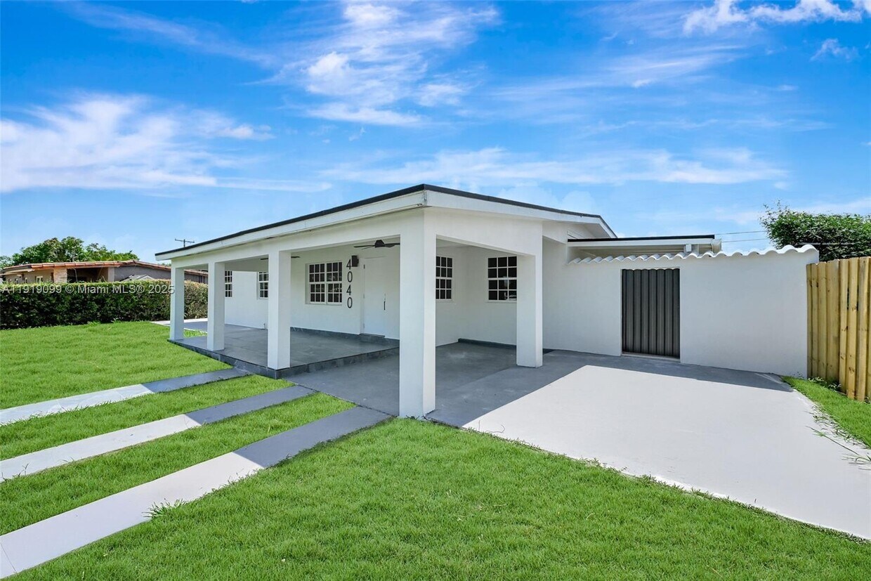 Foto principal - 4040 SW 108th Ave