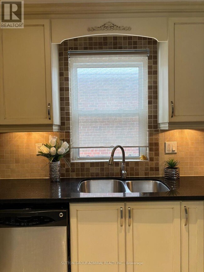 Photo du bâtiment - 138 Poyntz Ave