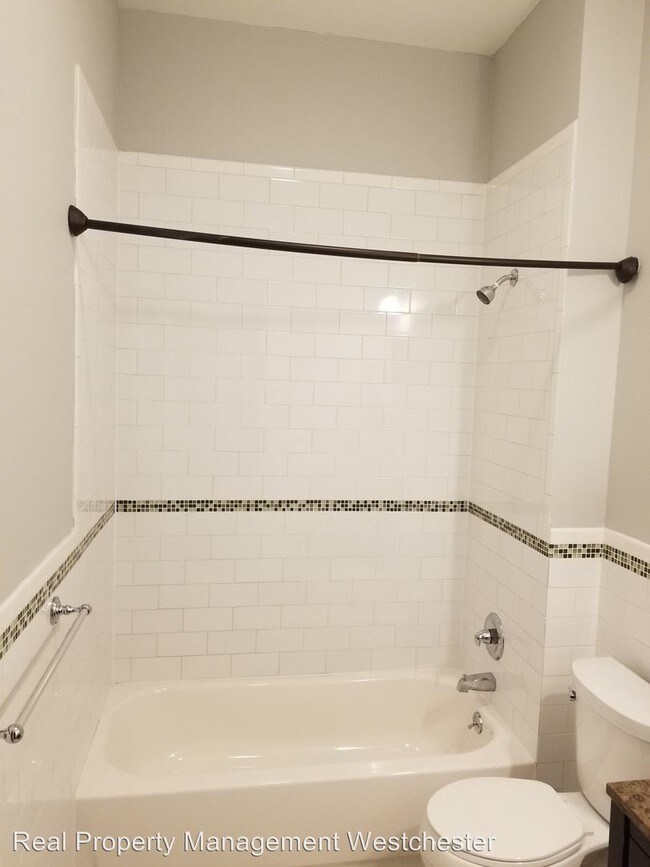 Building Photo - 31-37 Spring St