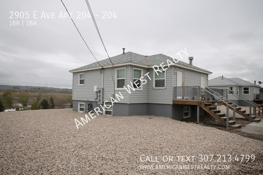 Primary Photo - Efficient upstairs apartment