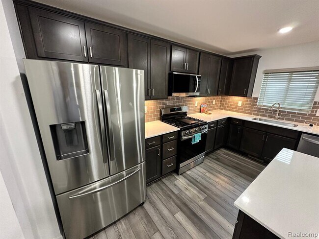 Foto del edificio - 9153 Dogwood Ln