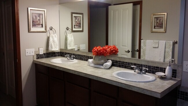 Foto del edificio - Modern Comfort and Space in a Peaceful Bothell Home (reduced Rent until May 1st)