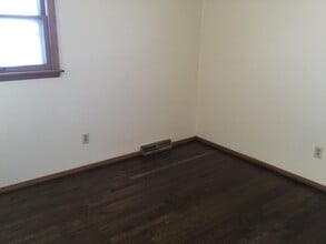 Building Photo - 9727 W Reichert Pl