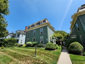 Building Photo - 255 Lafayette St