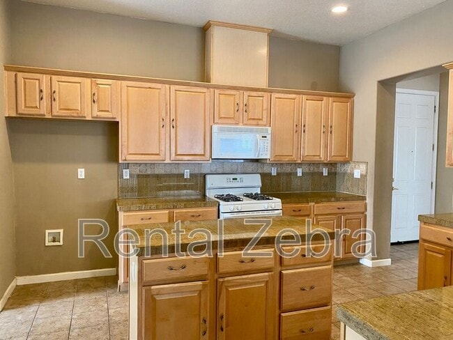 Building Photo - 3528 Temecula Ct