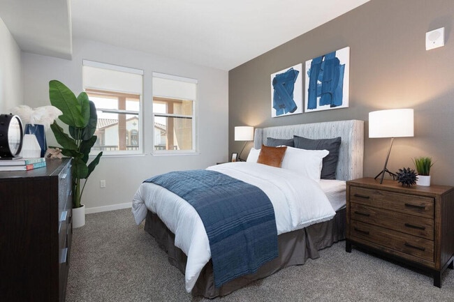 Building Photo - 1002 E El Camino Real