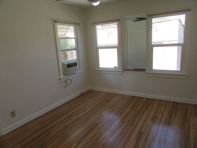 window view master bedroom - 905 Coronado Dr