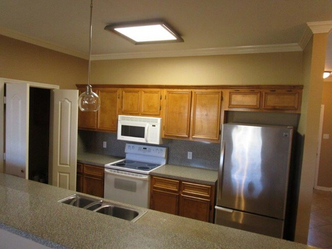 Building Photo - 14214 Ambrosia St