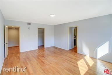 Building Photo - 9105 Carmelita Ave