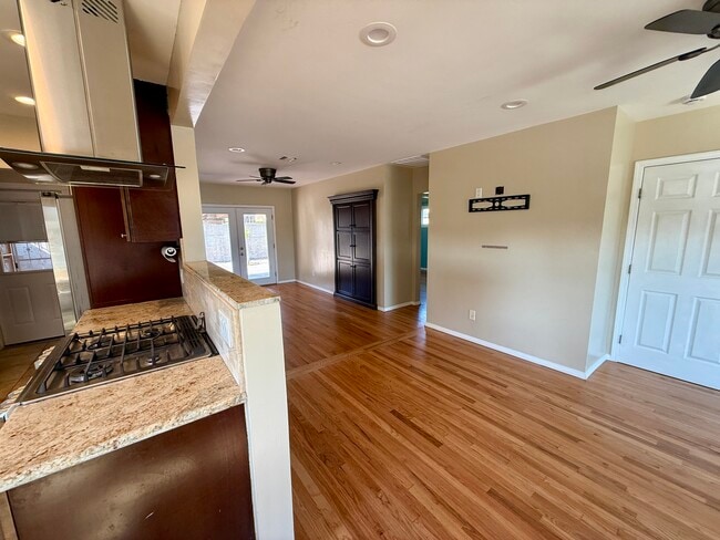 Foto del edificio - 1720 Midvale Dr