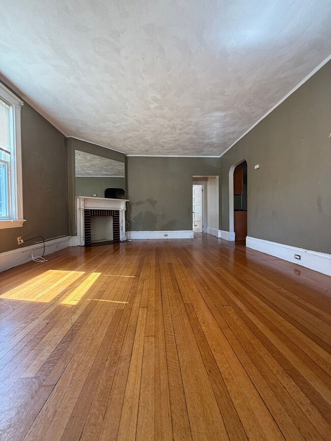 Building Photo - Huge, Renovated Brighton 4 Bed/2 Bath on Strathmore Rd.  Avail Now, NO BROKER FEE