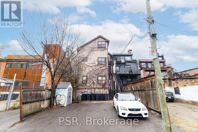 Photo du bâtiment - 205-205 Gerrard St E