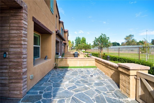 Foto del edificio - 2437 Sanabria Ln