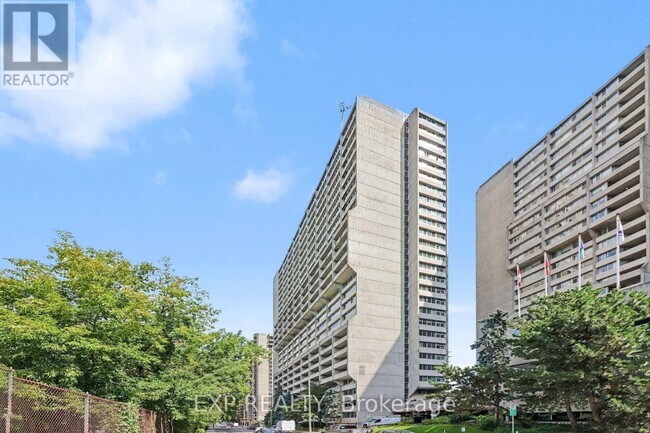 Photo du bâtiment - 500 Laurier Ave W