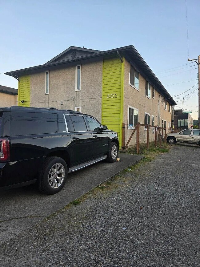 Foto del edificio - 502 S Cloverdale St
