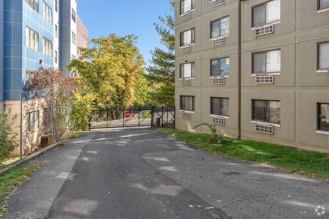 2652 Avenida Martin Luther King Jr SE - Parkway House Apartments