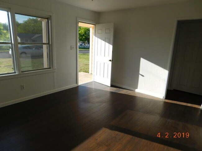 Foto del edificio - 407 N 2nd St
