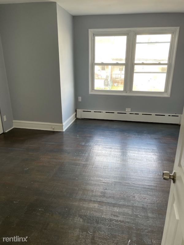 Foto del edificio - 3 br, 1 bath House - 7128 Radbourne Rd