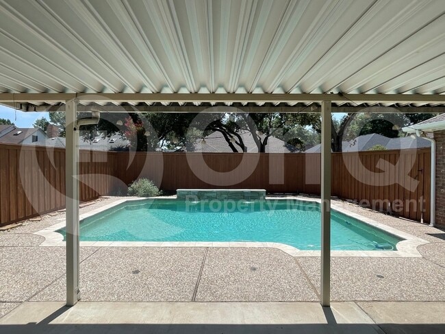 Photo - 2030 Lansdown Dr House