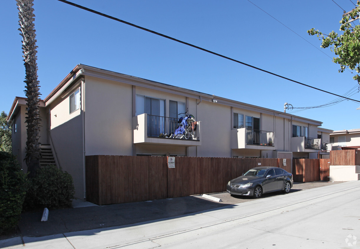 Foto del edificio - Jewell St Apartments