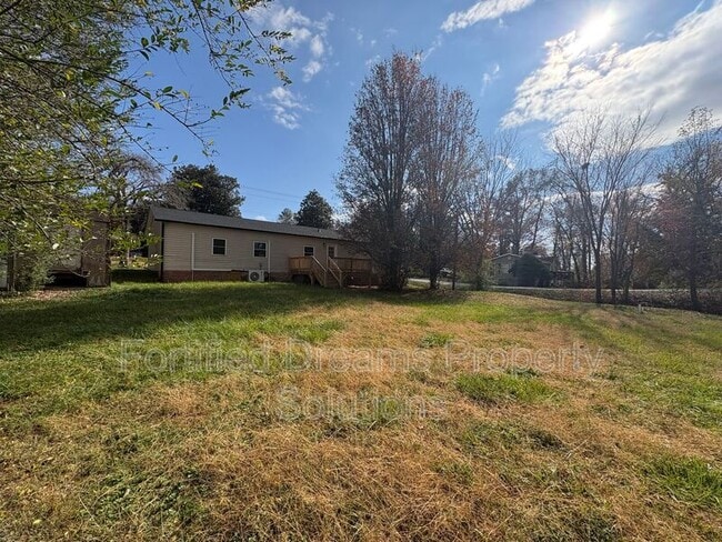 Foto del edificio - 5811 Uwharrie Rd