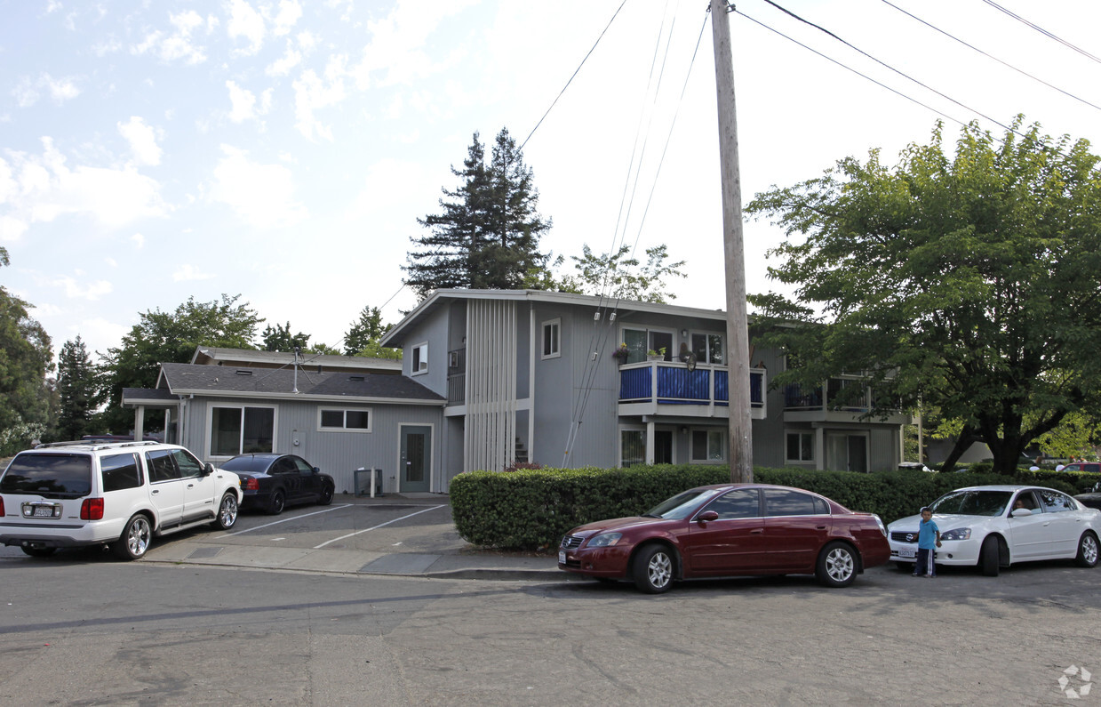 Primary Photo - Pauline Creek Apartments