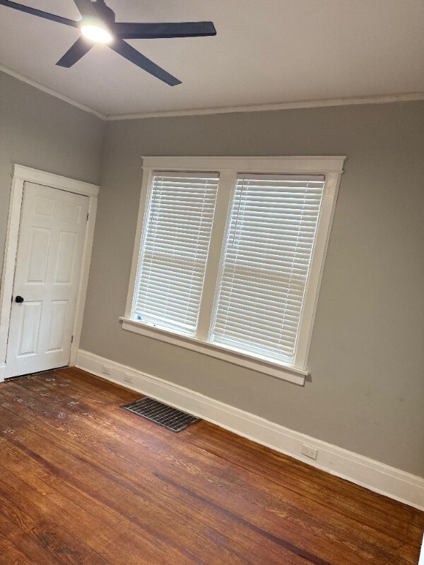 Foto del edificio - 1629 Netherwood Ave