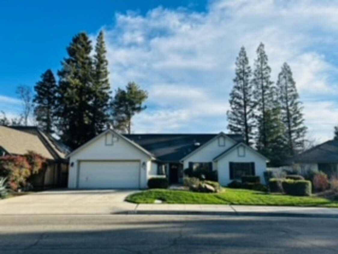 Primary Photo - Four Bedroom Woodward Lakes Beauty!