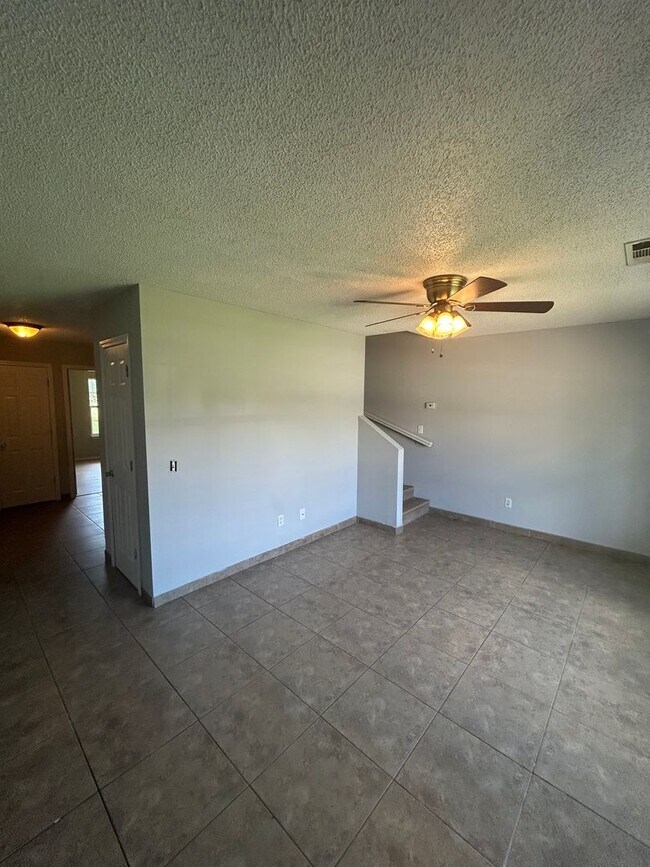 Foto del edificio - 3402 SW Victoria Pl