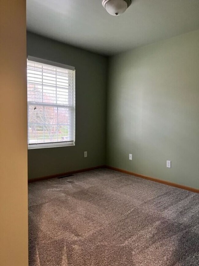 Building Photo - 1808 Dainesway Dr