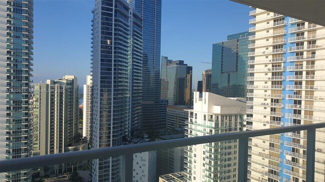 Foto del edificio - 1155 Brickell Bay Dr