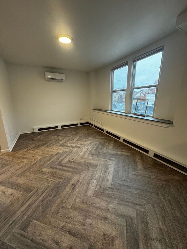 Foto del edificio - 4711 Liberty Ave