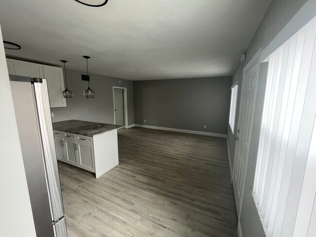 Building Photo - 13940 Anona Heights Dr