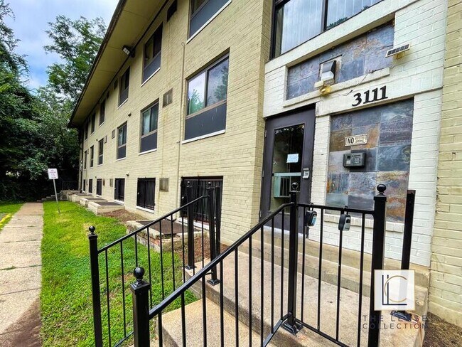 Building Photo - 3111 Naylor Rd SE