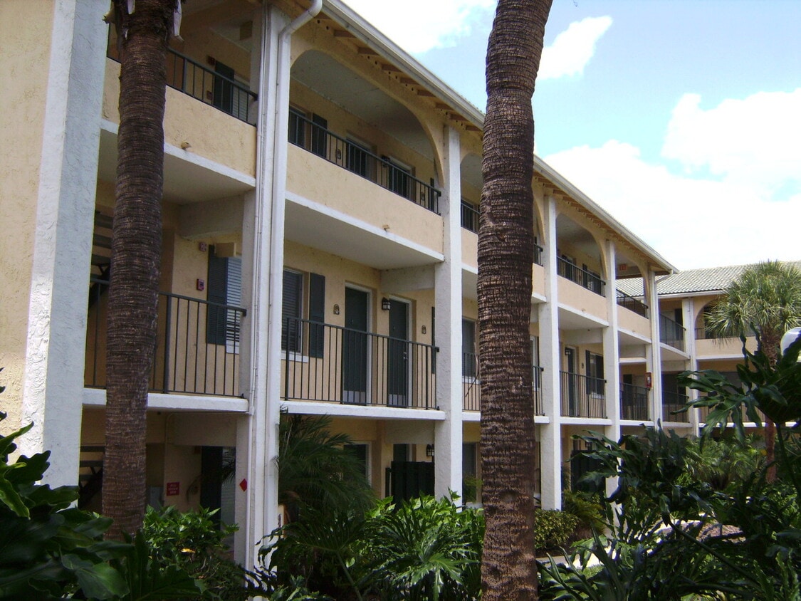 Walk to Uptown Altamonte! - Walk to Uptown Altamonte!