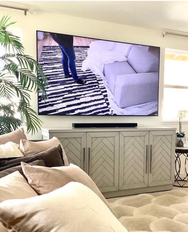 Building Photo - 91-1350 Kilipue St