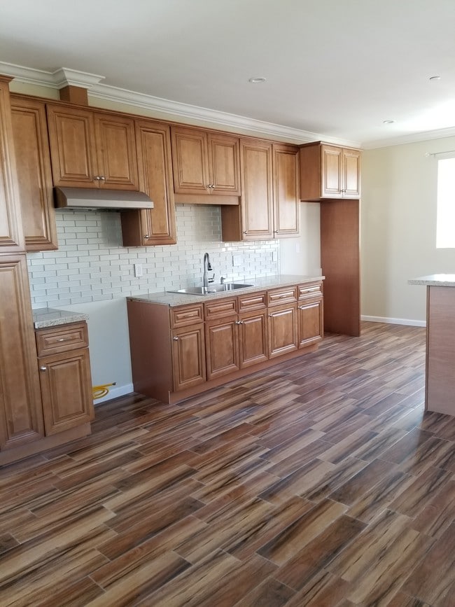 Foto del edificio - 14400 Condon Ave