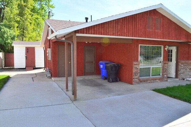 Foto del edificio - Walton Ln Duplex