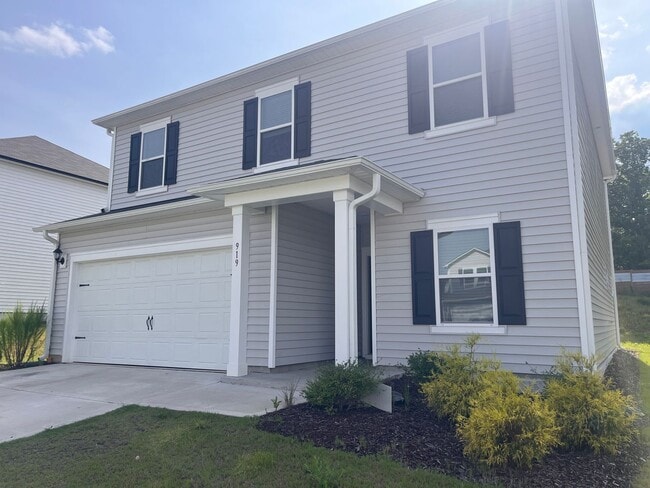 Building Photo - Graham Rental with Open Layout, Den, and 2...