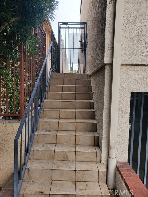 Foto del edificio - 351 E Verdugo Ave